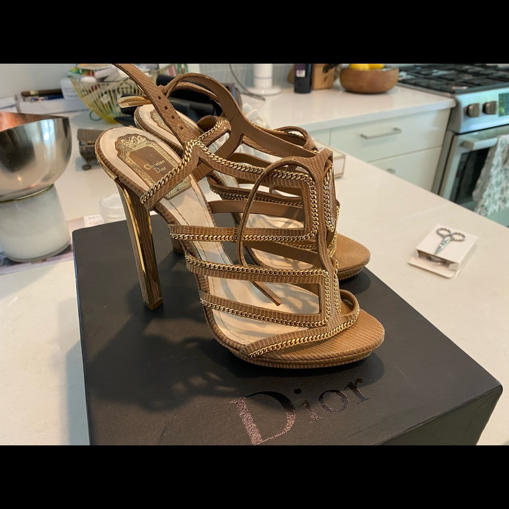 Authentic Christian Dior stilettos size 8.5 US. Lightly worn, high quality - Picture 2 of 12
